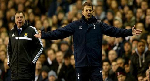 استون فيلا يعين تيم شيروود مديرا فنيا له